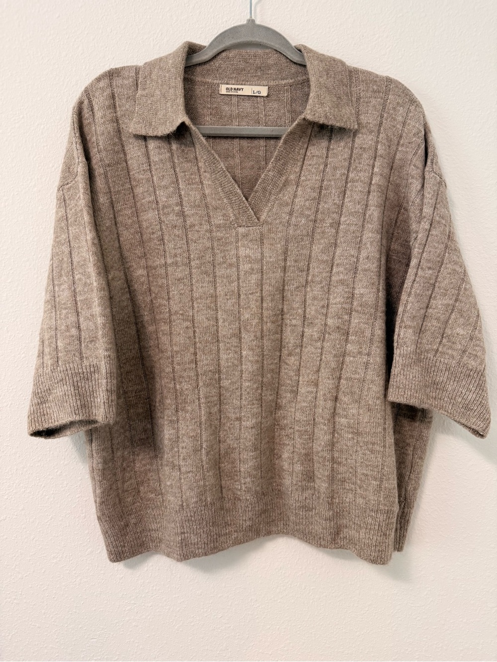 Old Navy Taupe Ribbed V-Neck Short-Sleeve Sweater